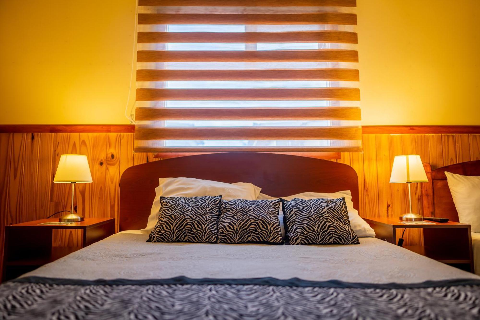Hostal Alcazar Puerto Natales Extérieur photo
