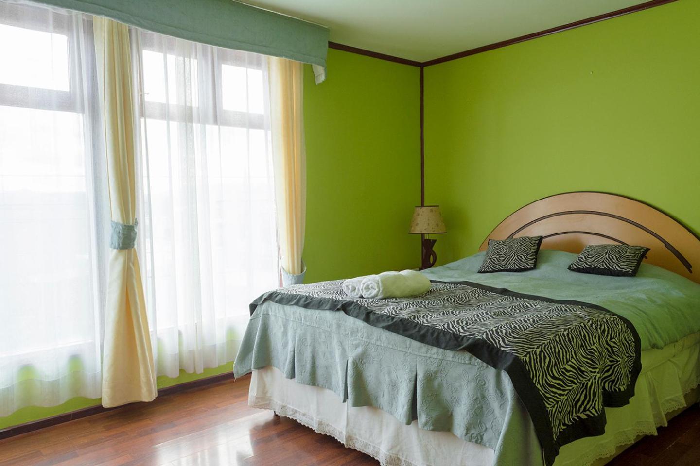 Hostal Alcazar Puerto Natales Extérieur photo