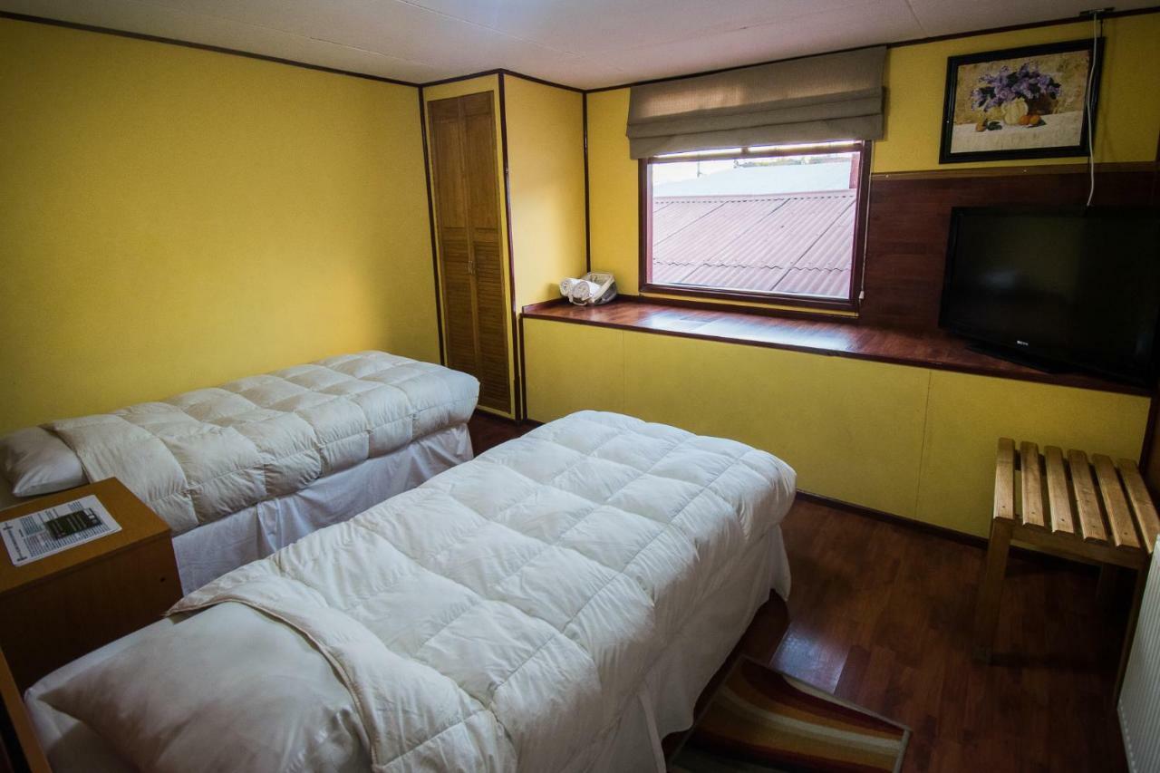 Hostal Alcazar Puerto Natales Extérieur photo