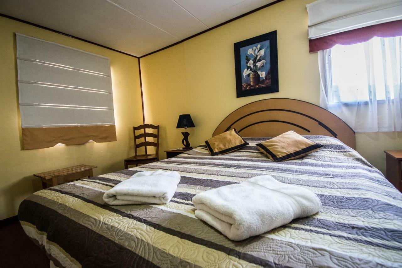Hostal Alcazar Puerto Natales Extérieur photo