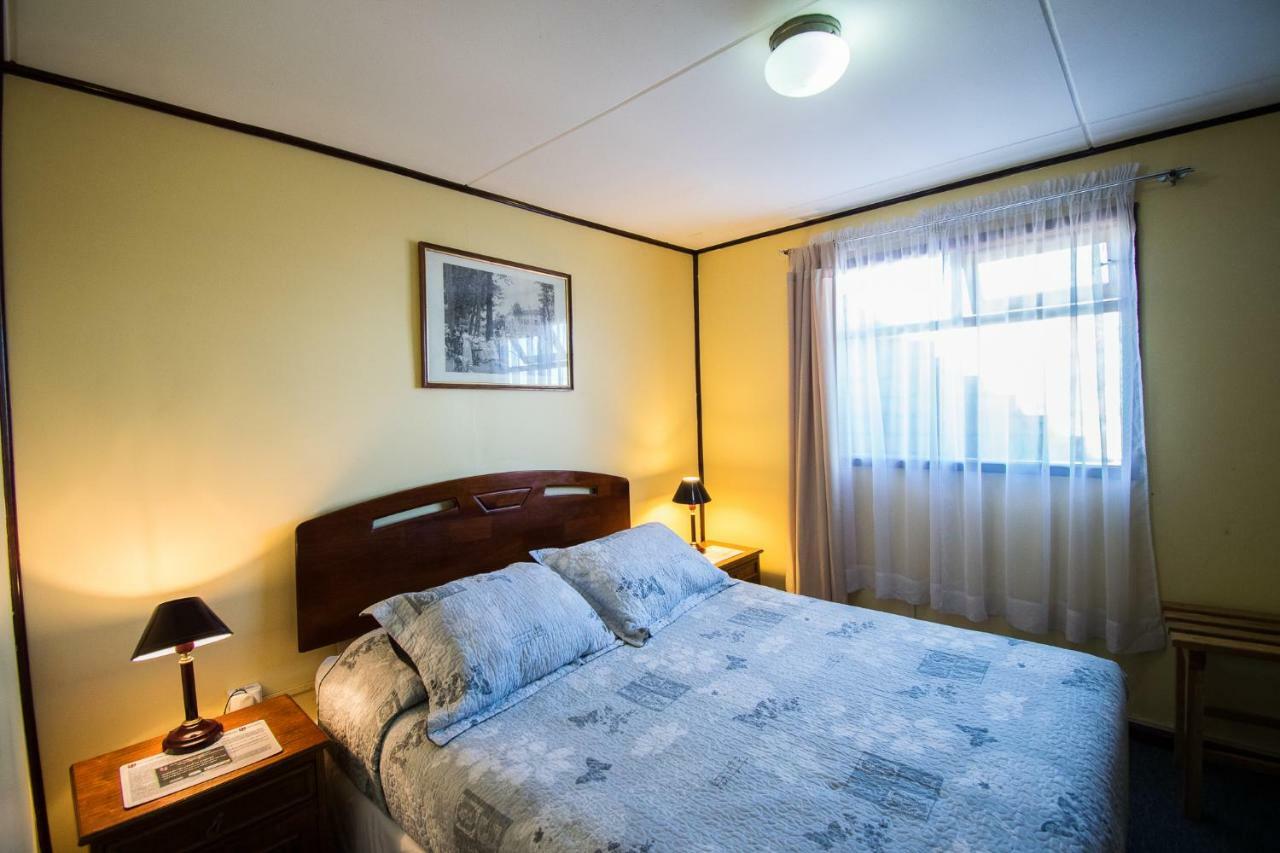 Hostal Alcazar Puerto Natales Extérieur photo