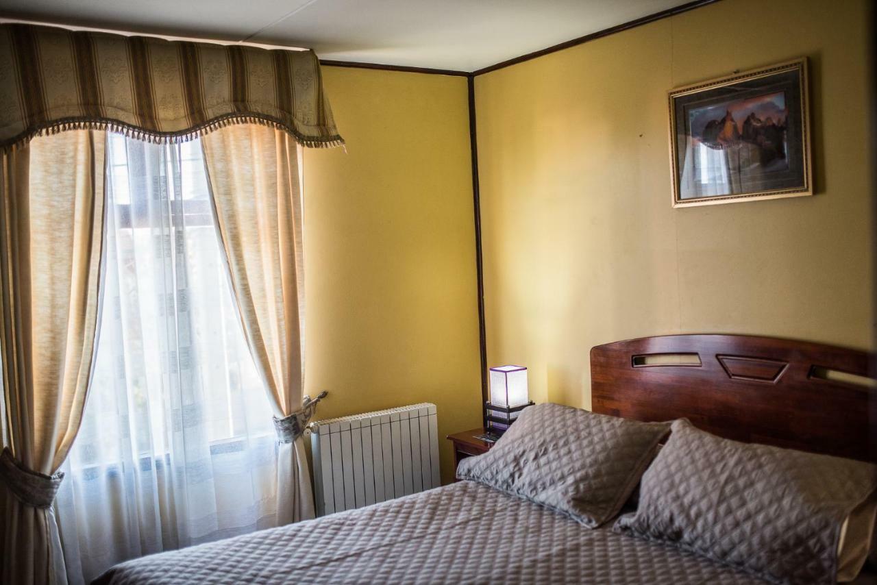 Hostal Alcazar Puerto Natales Extérieur photo