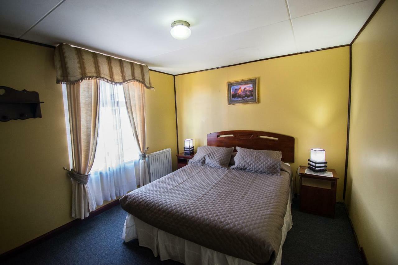 Hostal Alcazar Puerto Natales Extérieur photo